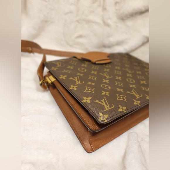 Authentic Louis Vuitton Courcelles shoulder bag - Picture 13 of 16